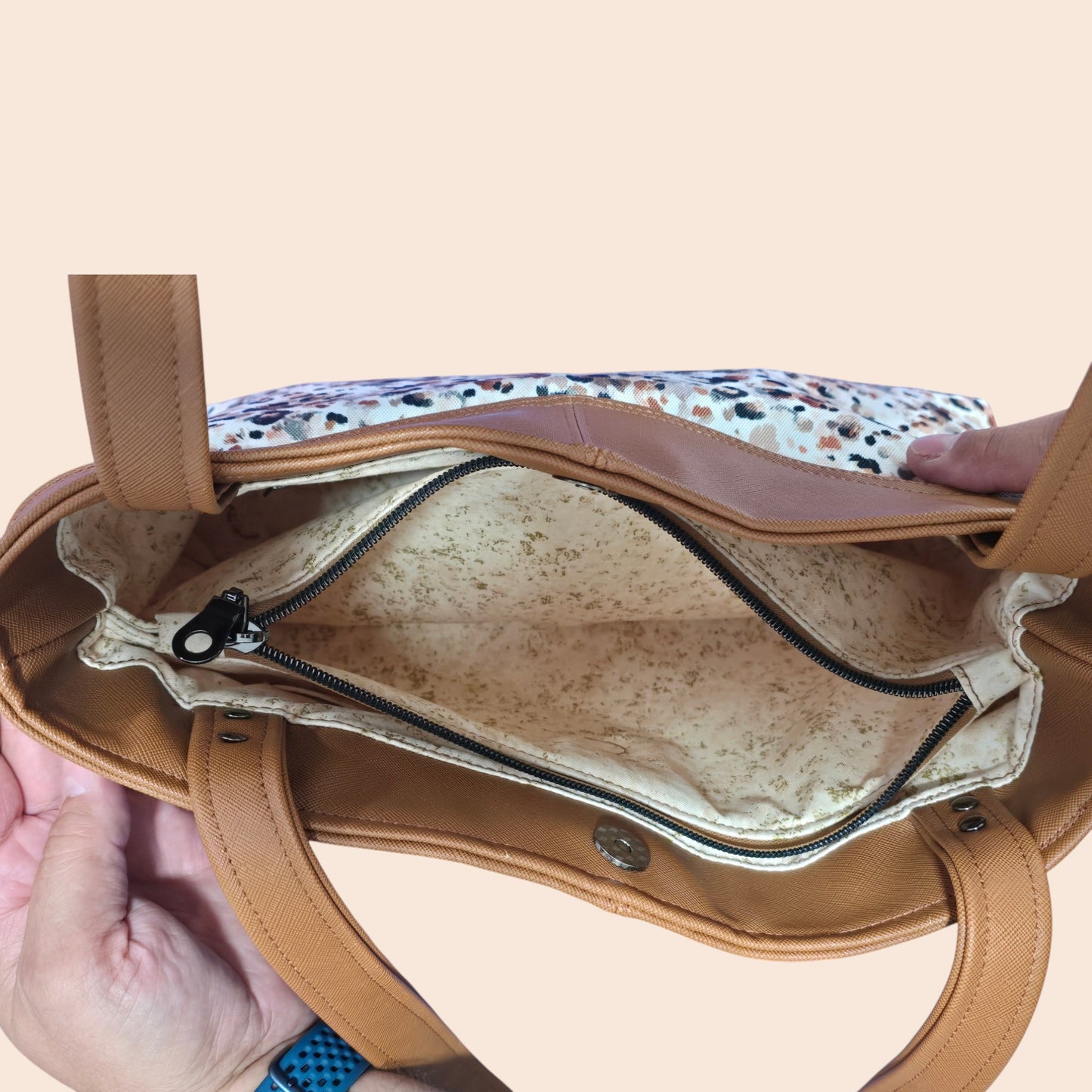 Savannah Organizer Shoulder Bag
