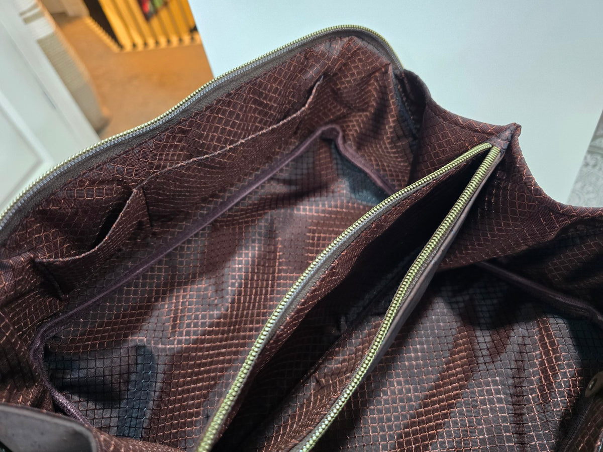 Charles Dopp Kit center zip divider and interior organization