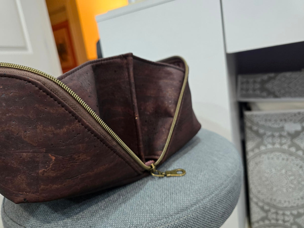 Charles Dopp Kit wide-opening dark brown cork construction