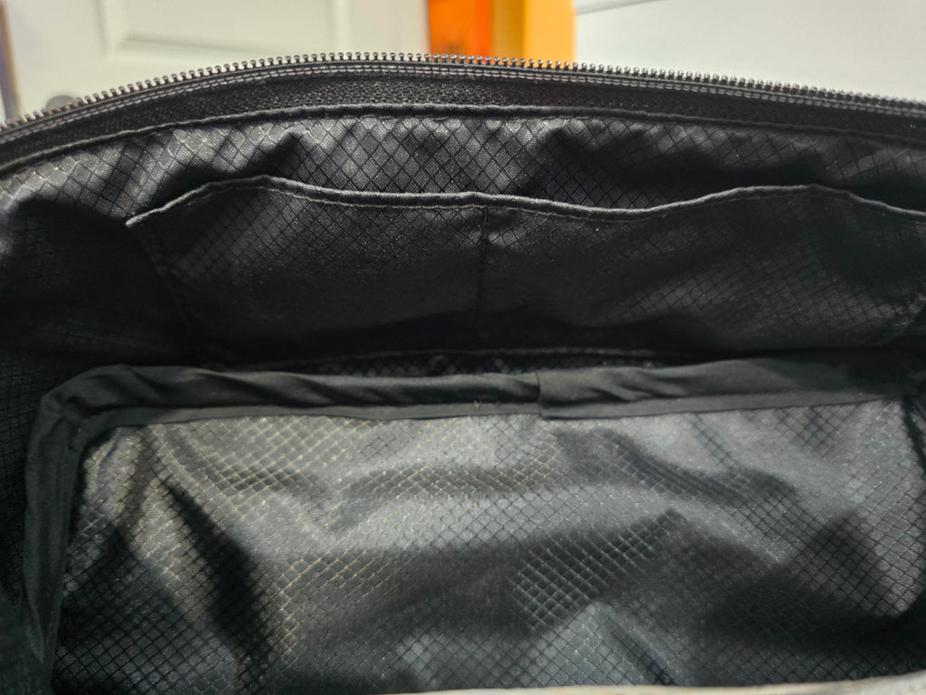 Charles Dopp Kit interior slip pockets