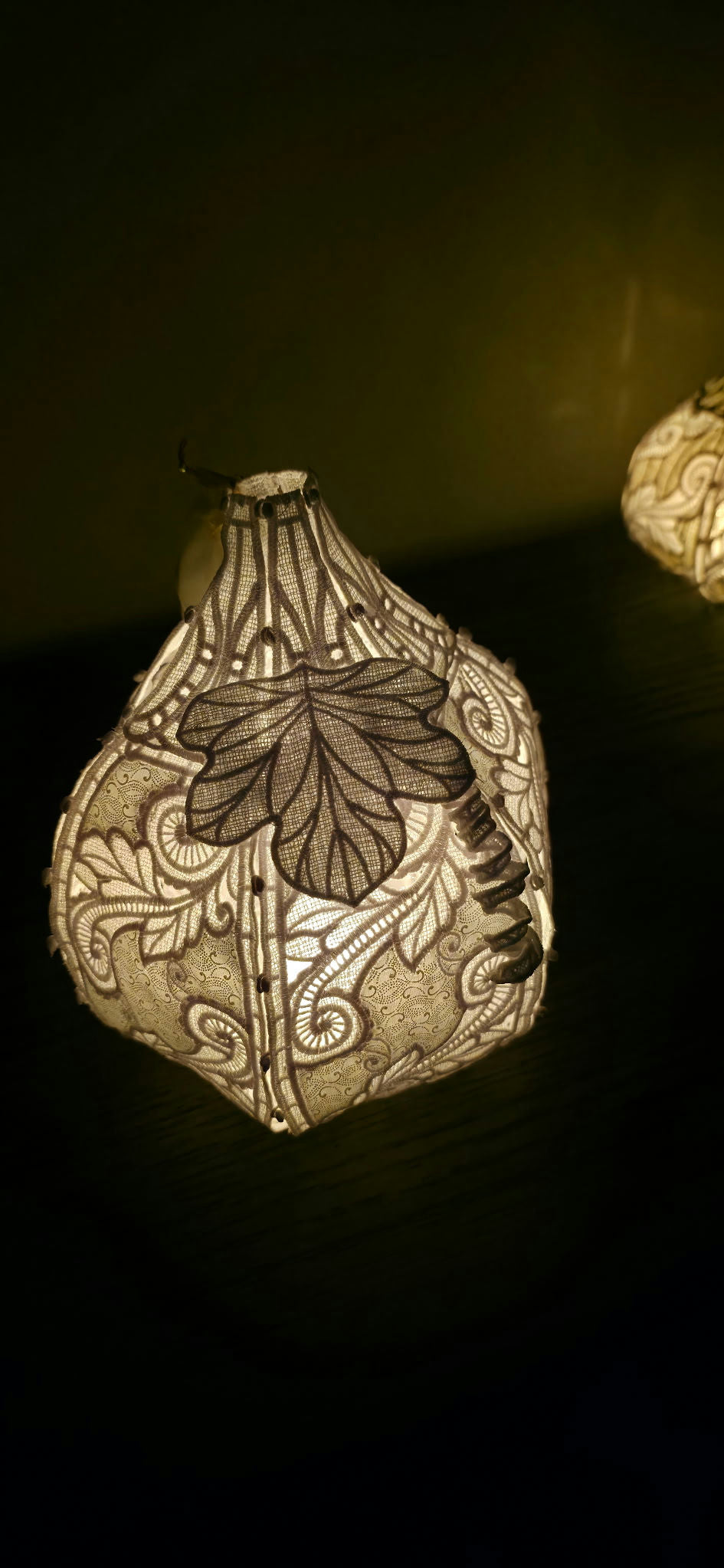 Kindred Carry embroidered lace pumpkin in white