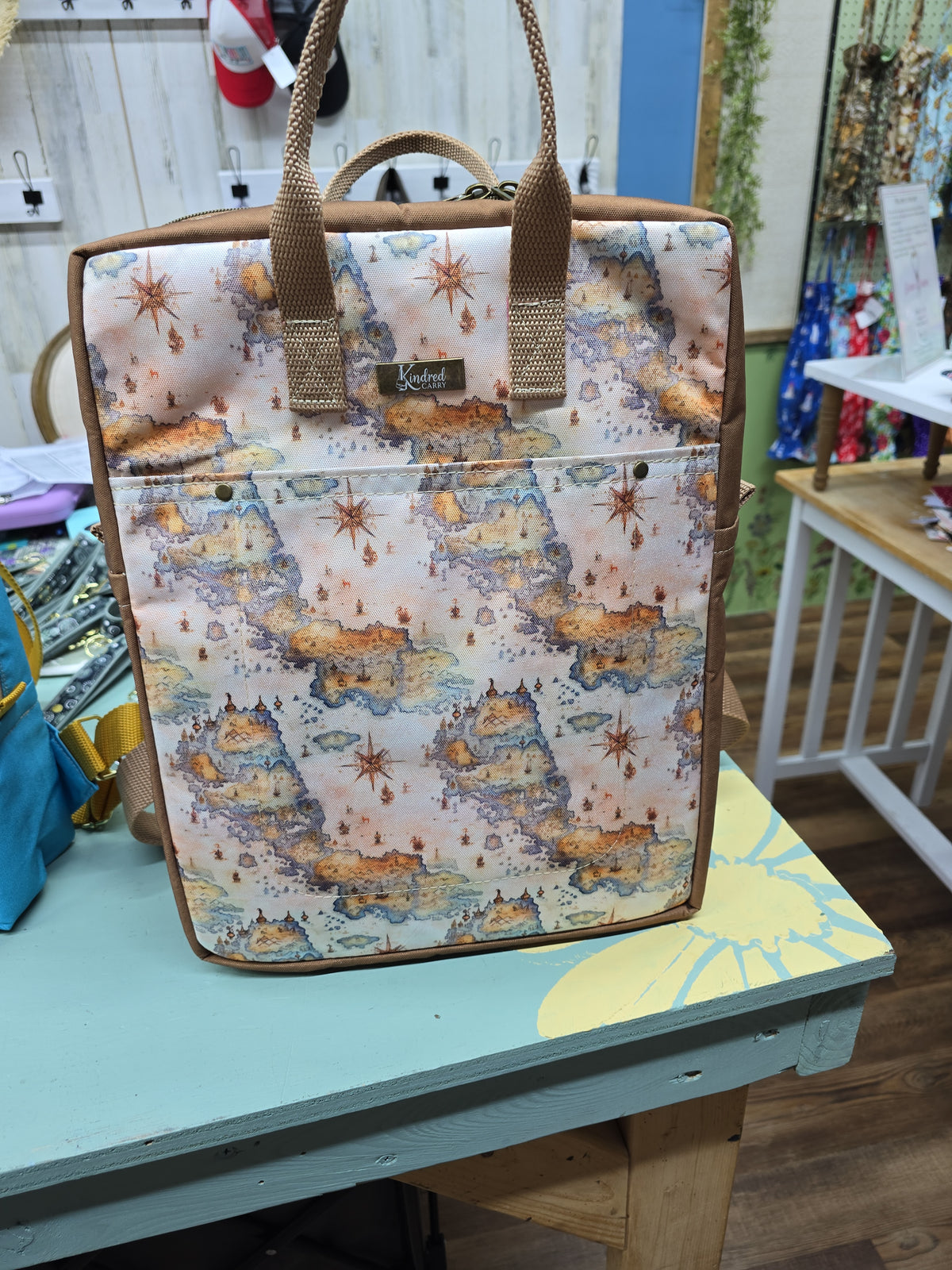 Kindred Carry Making Backpack Regular in golden map print
