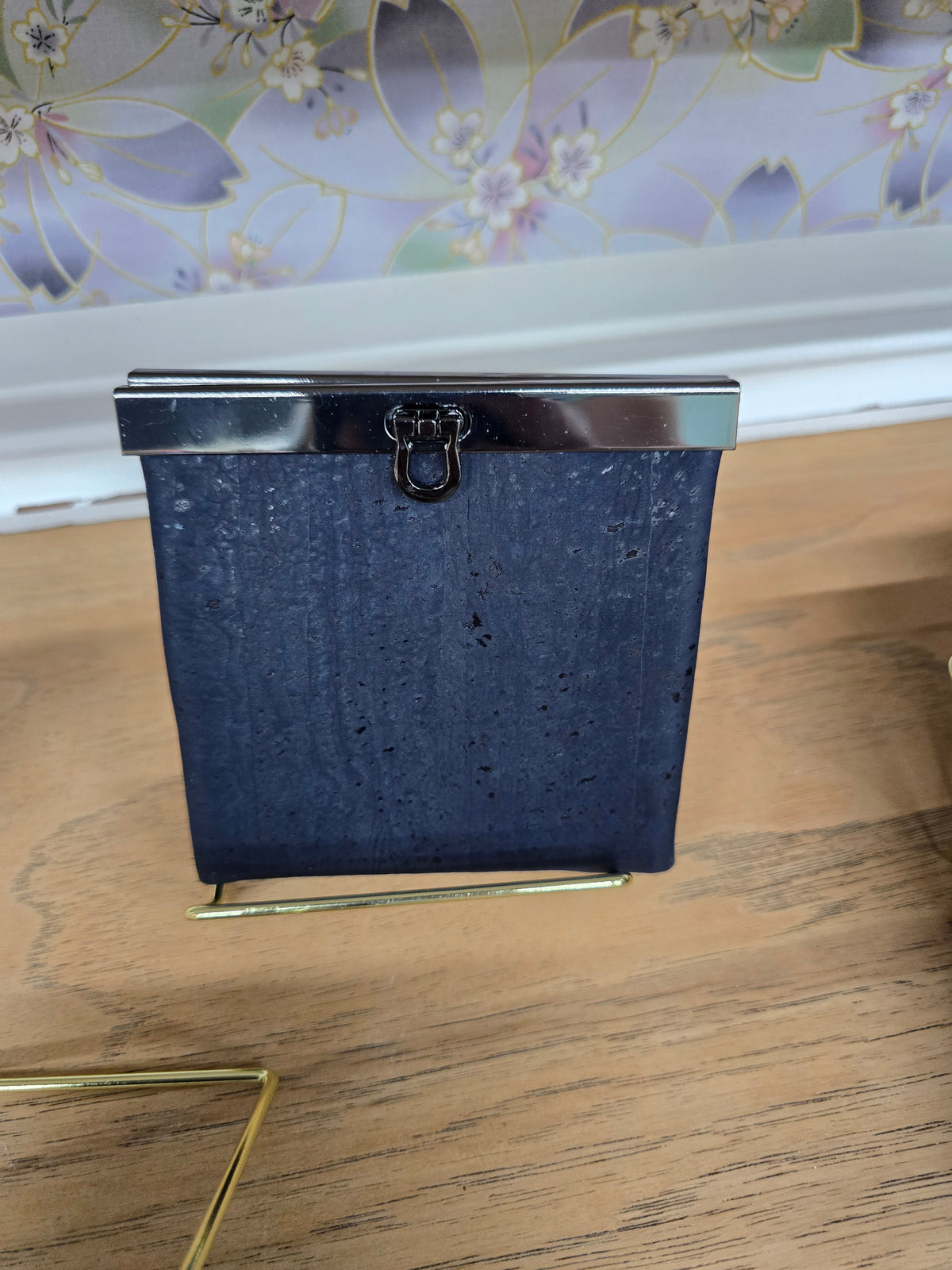 Kindred Carry Mini Rozy wallet in solid navy blue